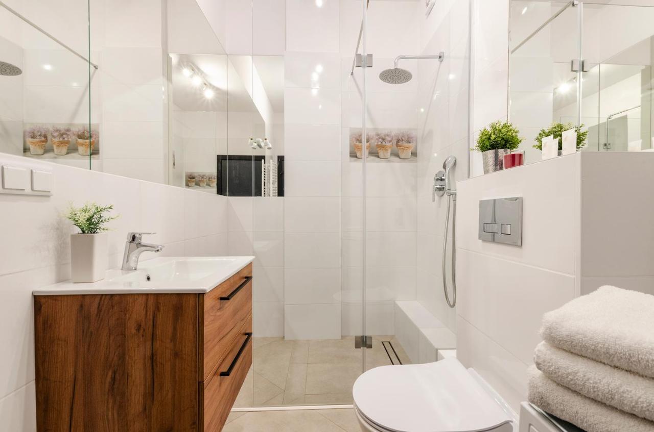 GoldAparts Manufaktura Premium Apartment Lodź Bagian luar foto